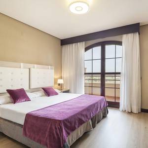 Quartos suite Hotel ILUNION Golf Badajoz